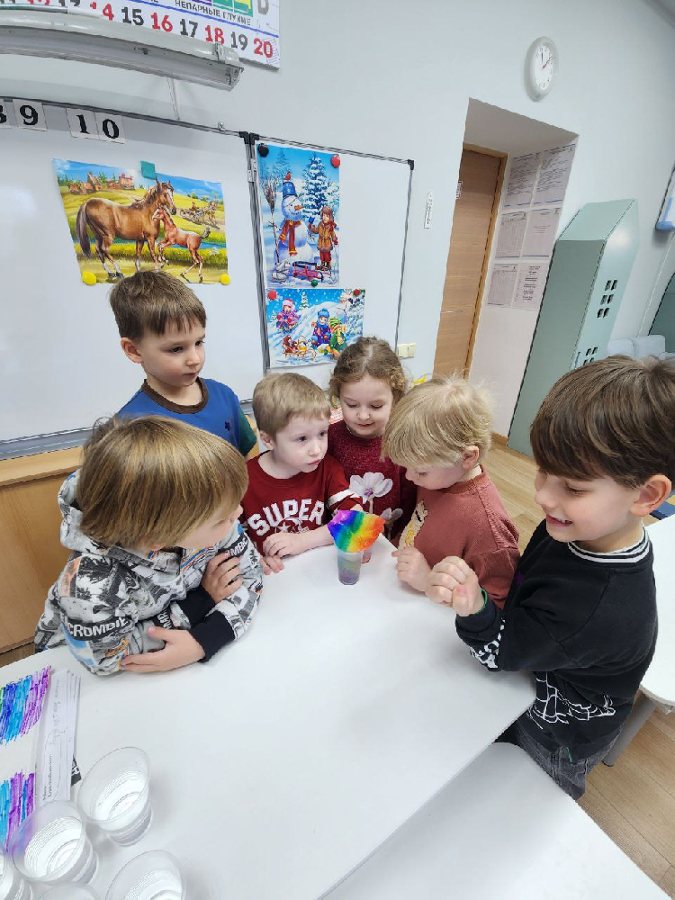 Когда наука похожа на магию: наши юные экспериментаторы в действии!