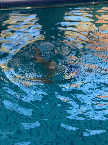 Маленькие пловцы: индивидуальный формат занятий