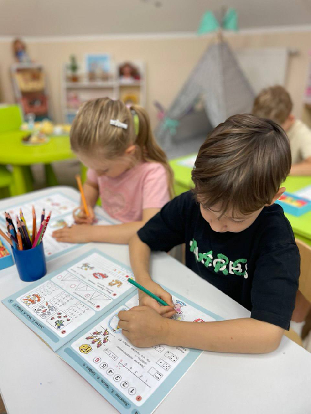 Что ждет ребенка в детском саду: красочный мир открытий и дружбы