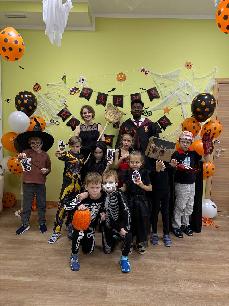 Хэллоуинская лаборатория безумных развлечений