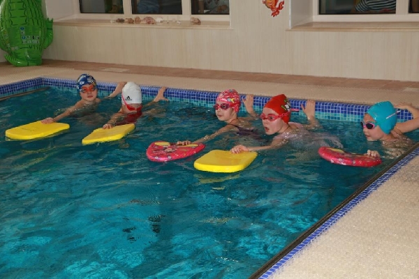 Соревнования по плаванию