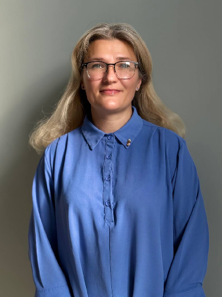 Знакомство с педагогами: воспитатель младшей группы Чемендрякова Елена Юрьевна