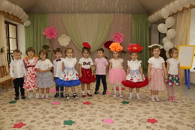 8 марта 2я младшая группа