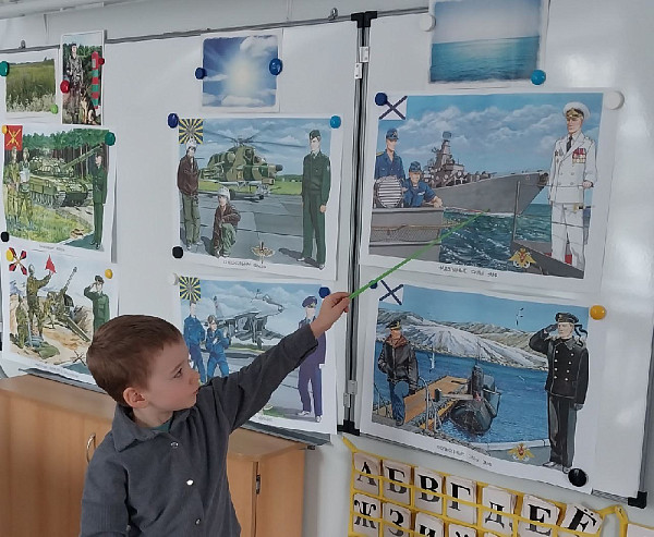 Танки, корабли и истребители: дошкольники изучают военные стихии