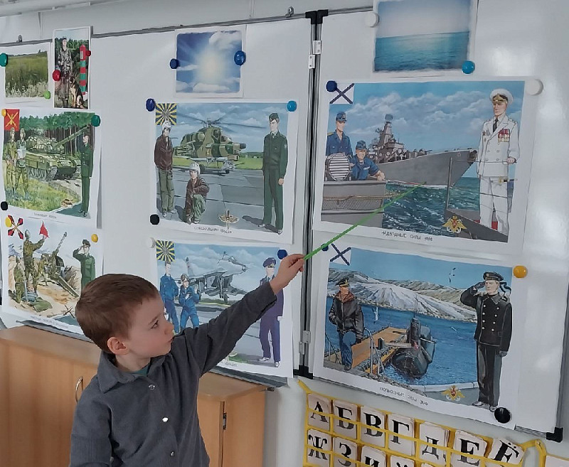 Танки, корабли и истребители: дошкольники изучают военные стихии