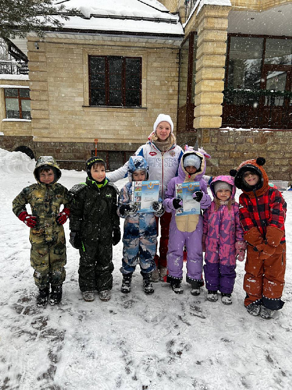 Снег и командный дух: как зимние эстафеты объединили детский сад? 